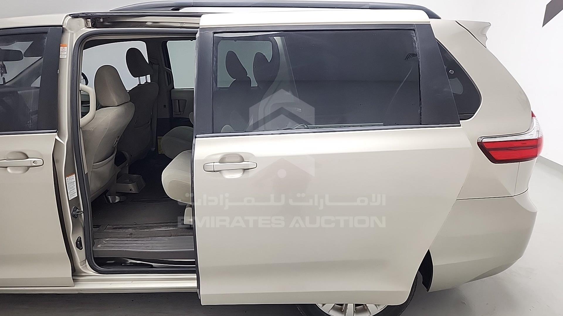 2015 TOYOTA SIENNA VIN: 5TDJK3DC1FS094786