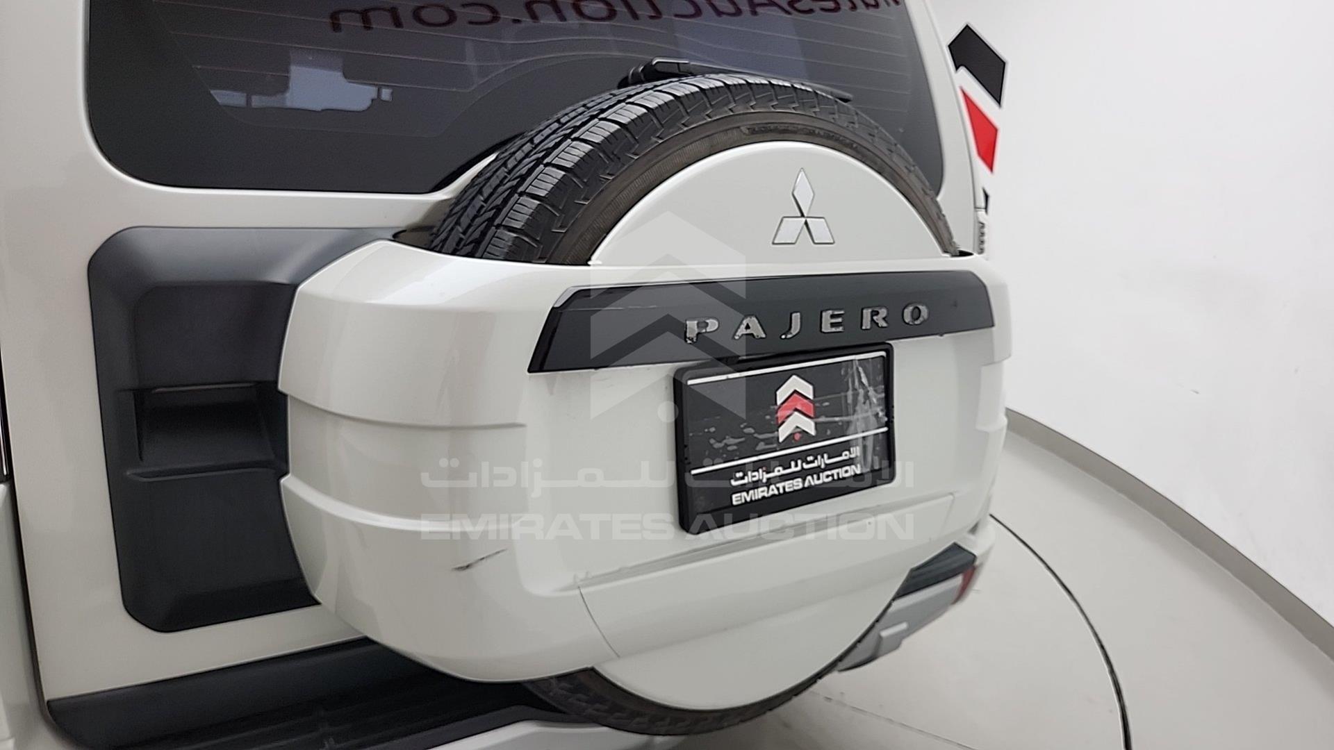 2011 MITSUBISHI PAJERO VIN: JMYLRV95WBJ705799