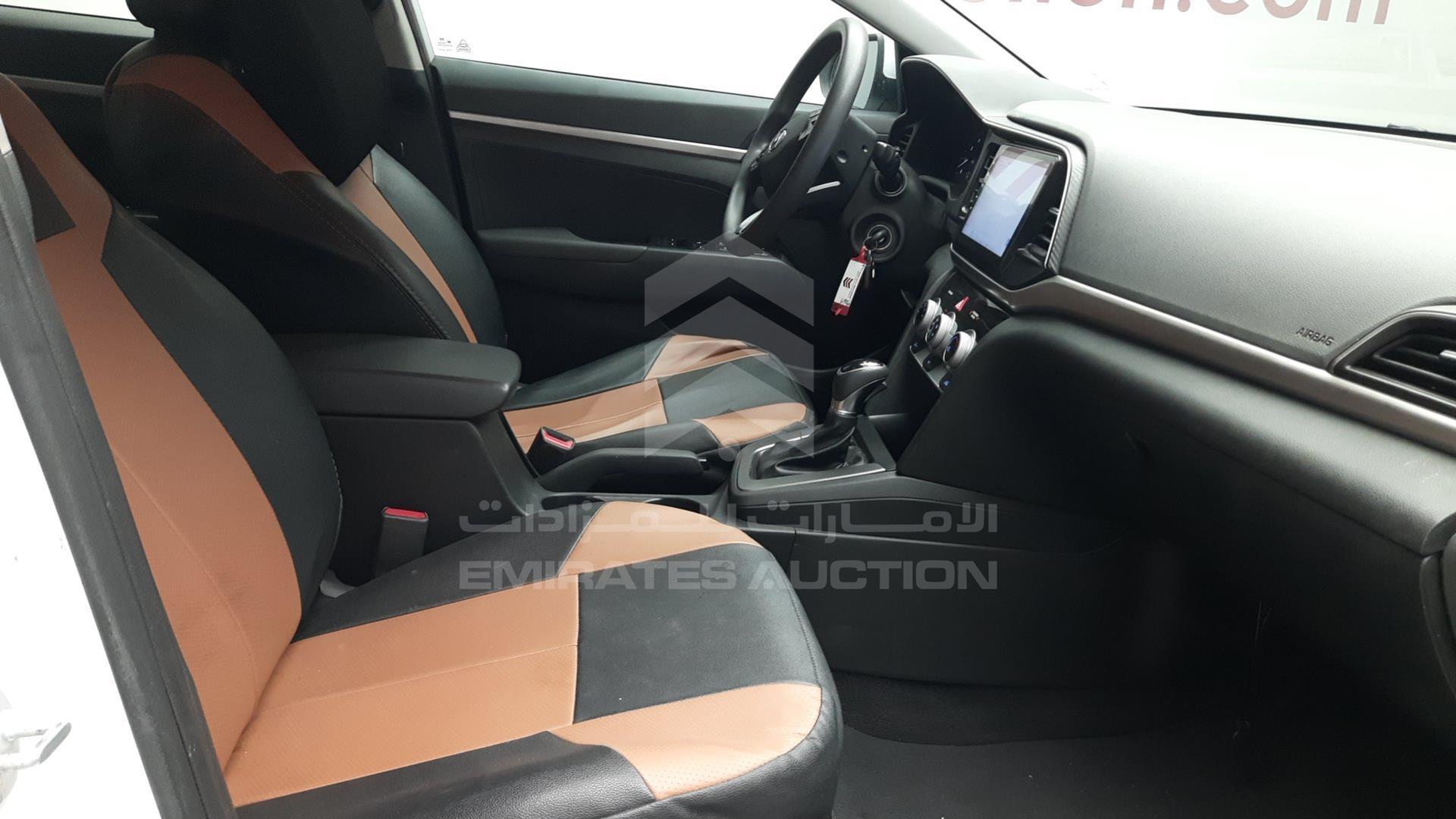 2019 HYUNDAI ELANTRA VIN: 5NPD74LF0KH458356