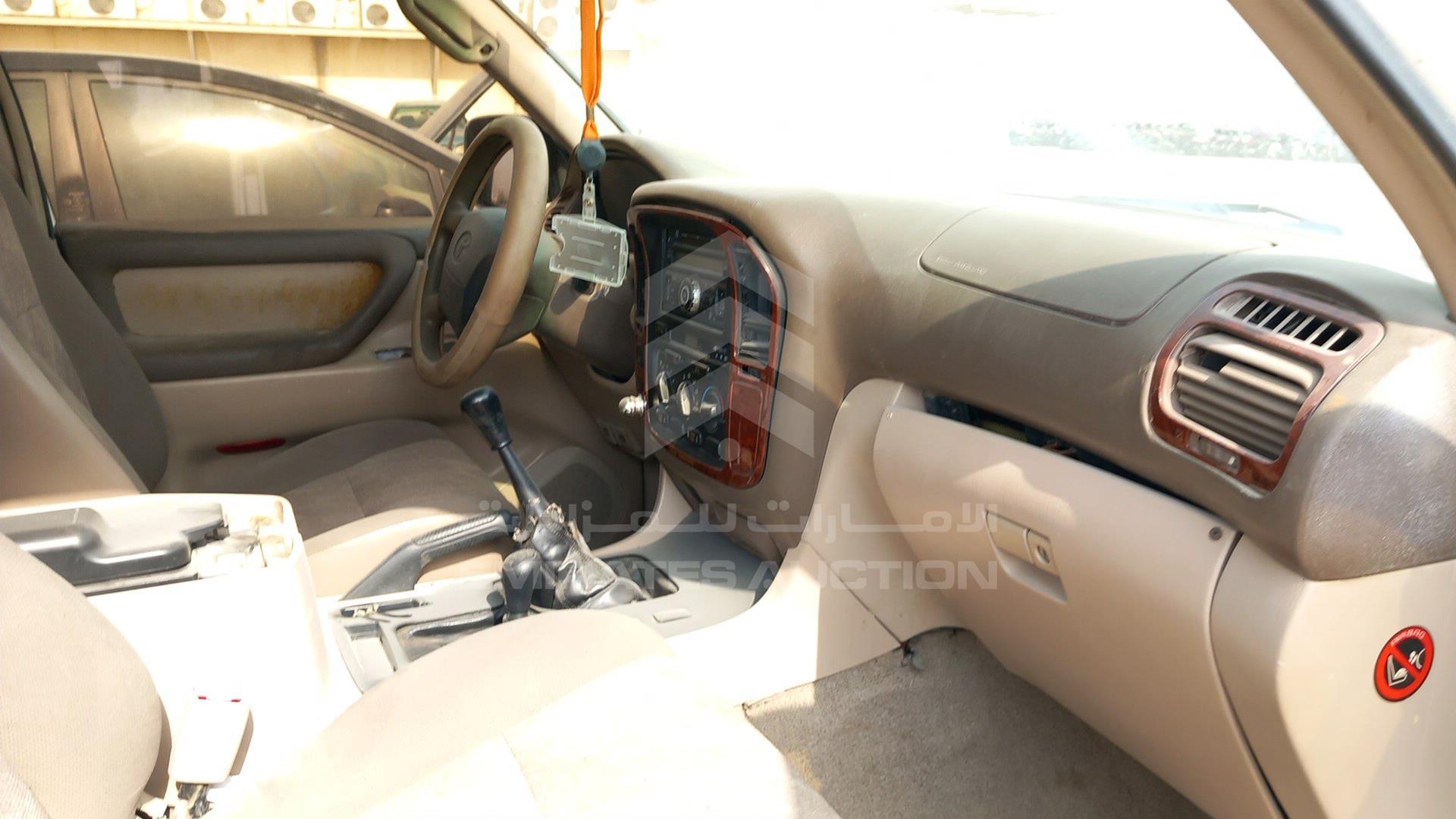 2001 TOYOTA LAND CRUISER VIN: JTEHJ09JX15016752