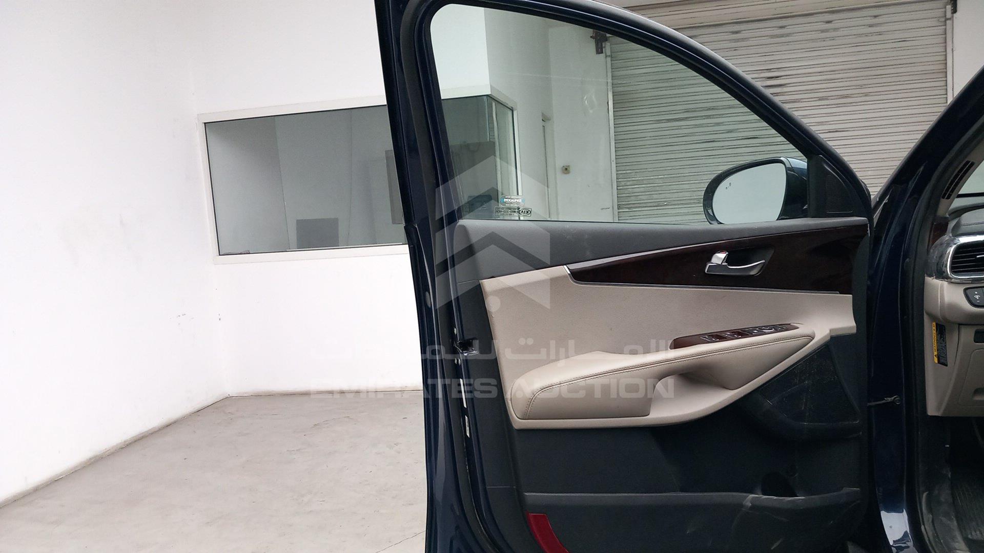 2018 KIA SORENTO VIN: 5XYPHDA51JG354243