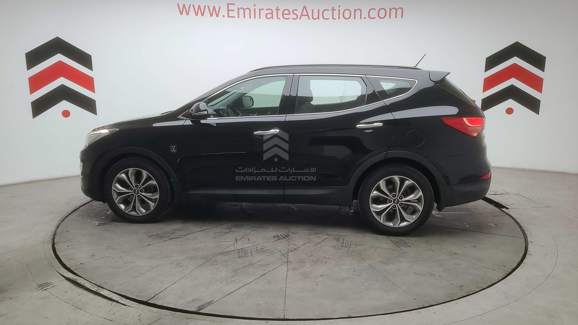 2015 HYUNDAI SANTA FE VIN: KMHSU81E8FU368459