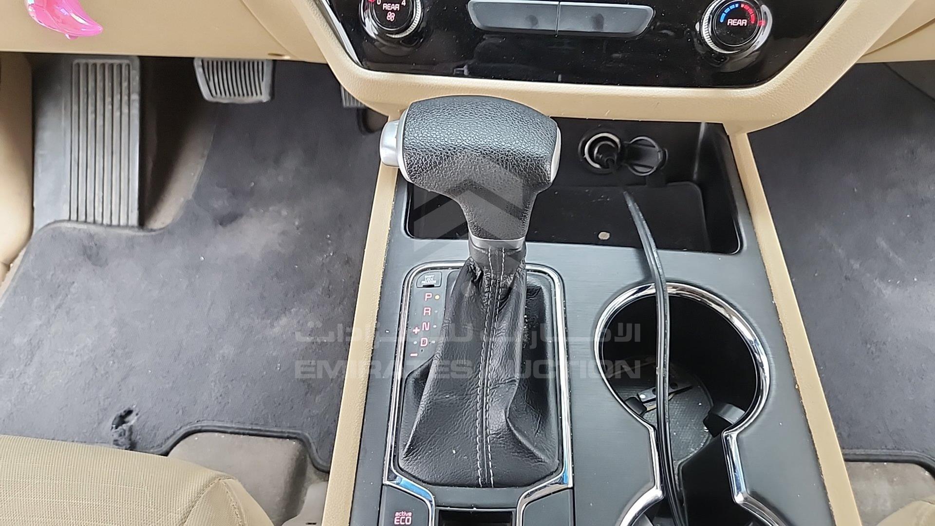 2020 KIA CARNIVAL VIN: KNAMB8123L6623802