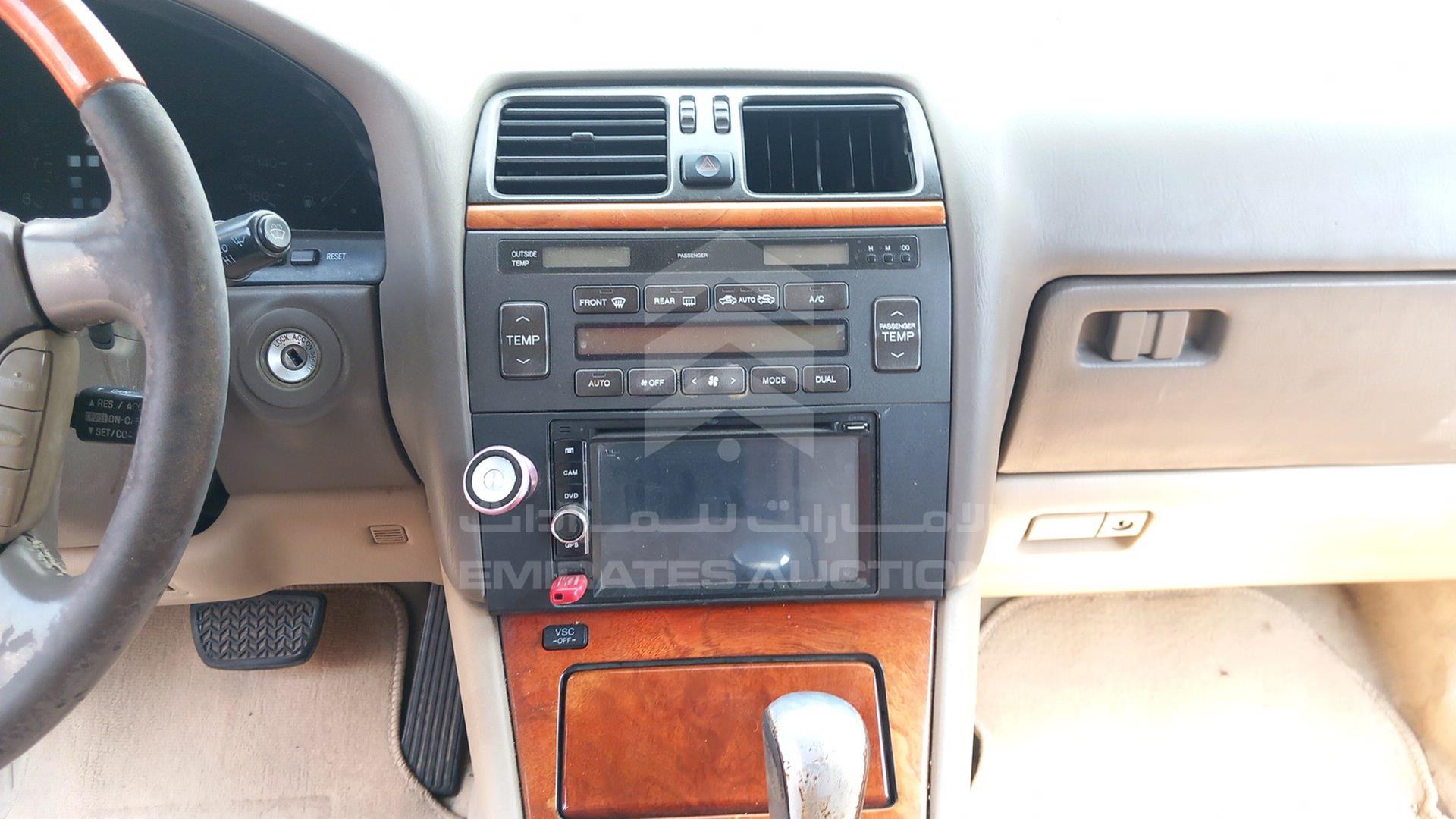 1998 LEXUS LS400 VIN: JT8BH28F2W0128608