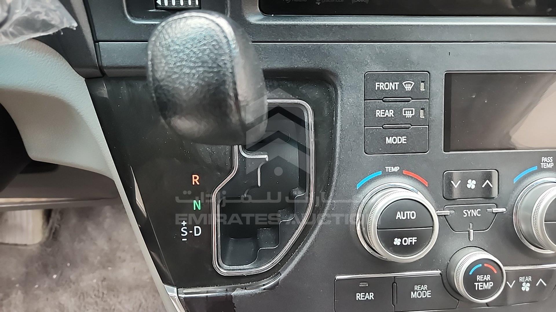 2017 TOYOTA SIENA VIN: 5TDKZ3DC6HS835890