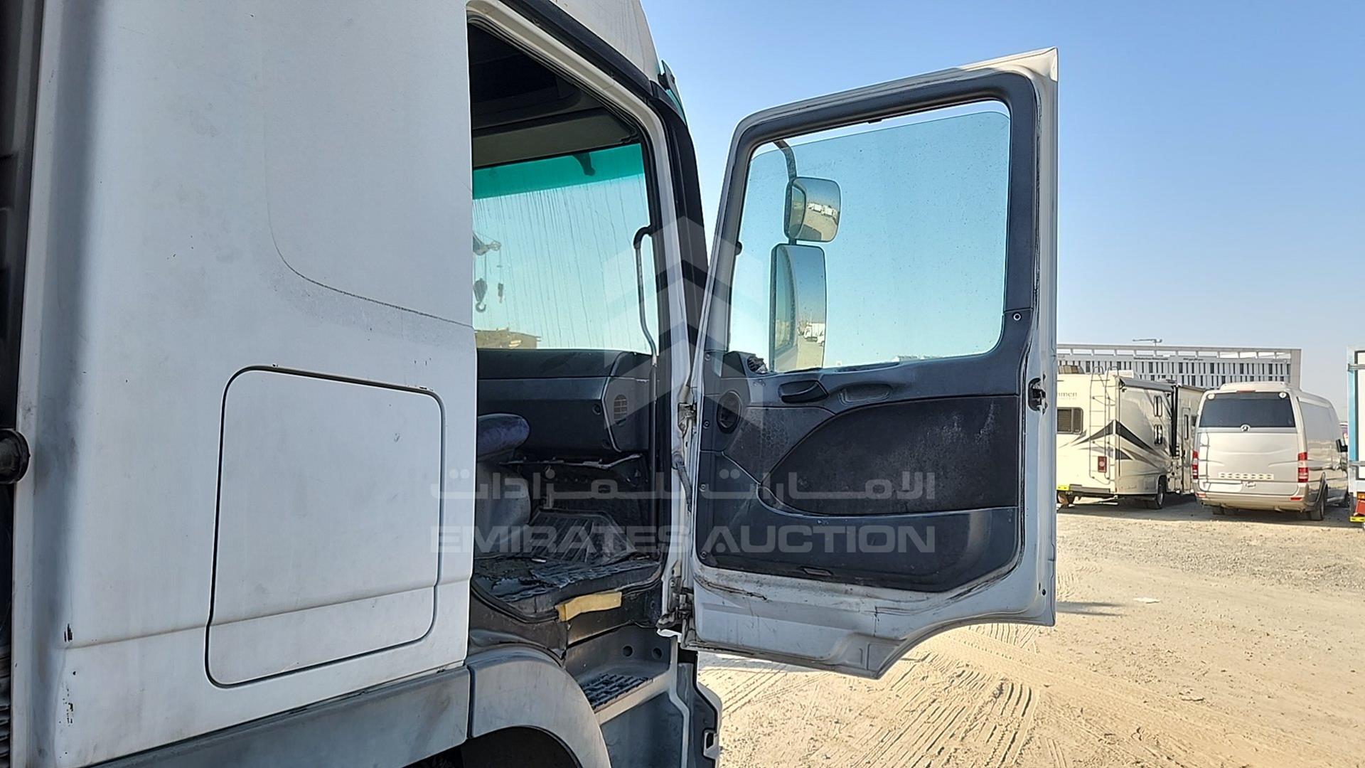 2008 MERCEDES ACTROS VIN: WDAKHCAA58L280327
