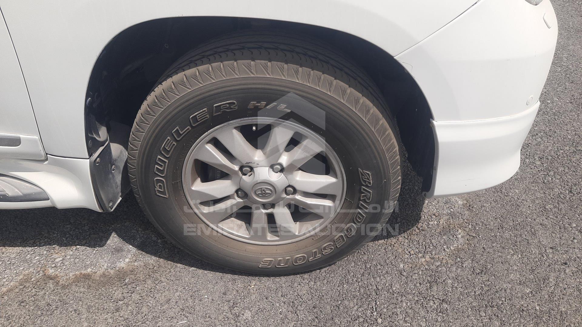 2011 TOYOTA LAND CRUISER VIN: JTMHU09J7B5052802