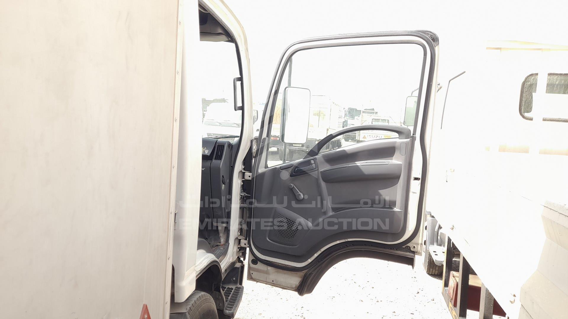 2017 ISUZU NPR VIN: JAAKP34H8H7P10859