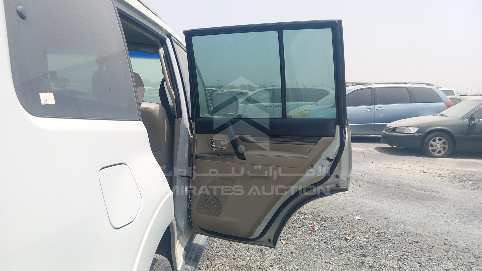 2017 MITSUBISHI PAJERO VIN: JE4MR62N1HJ708367