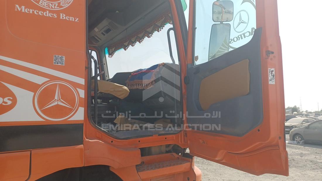 مرسيدس 1840 1998 — الباب الأمامي الأيمن — صورة 19