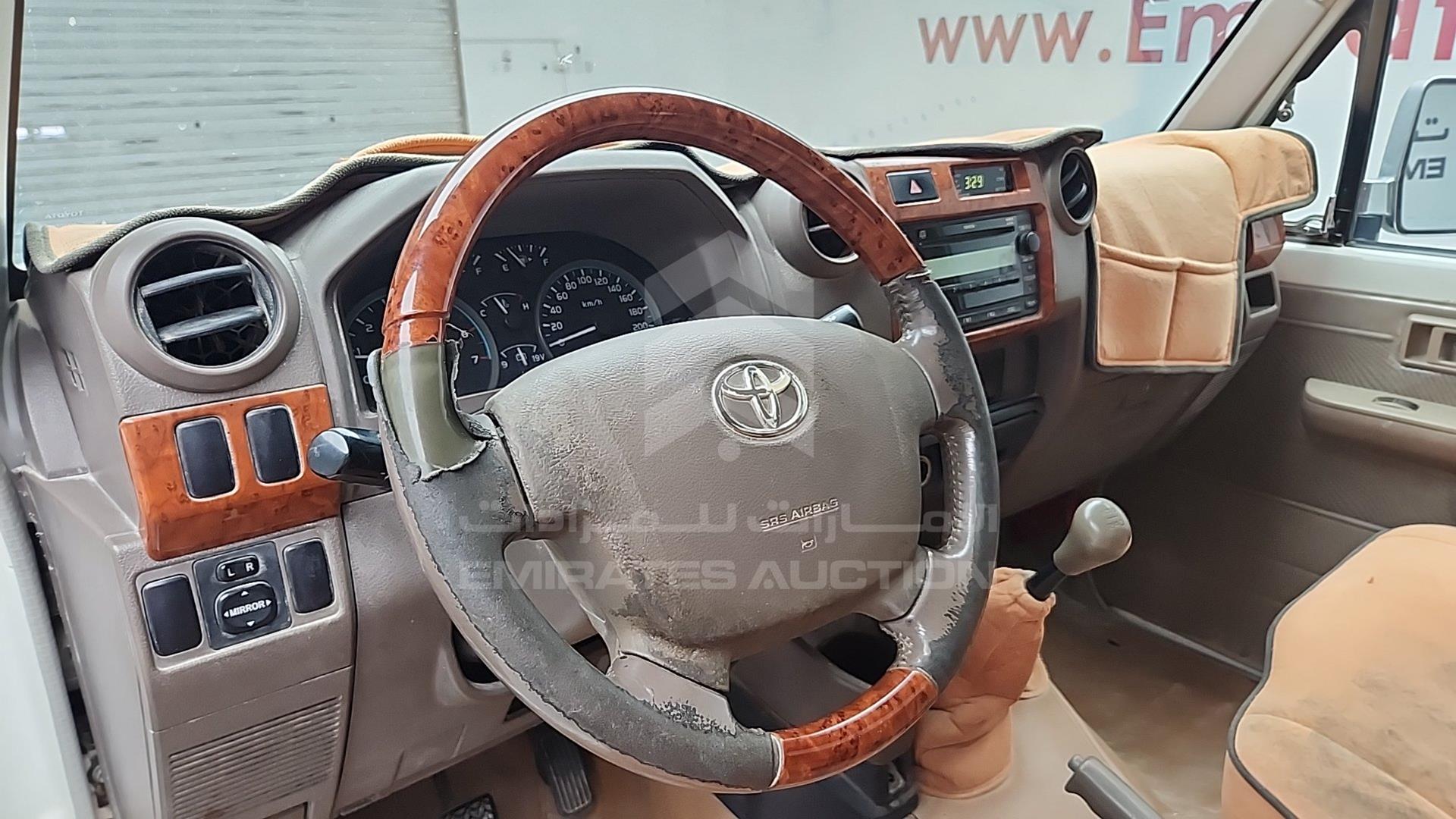 2012 TOYOTA LAND CRUISER VIN: JTFLU73J3C4522897