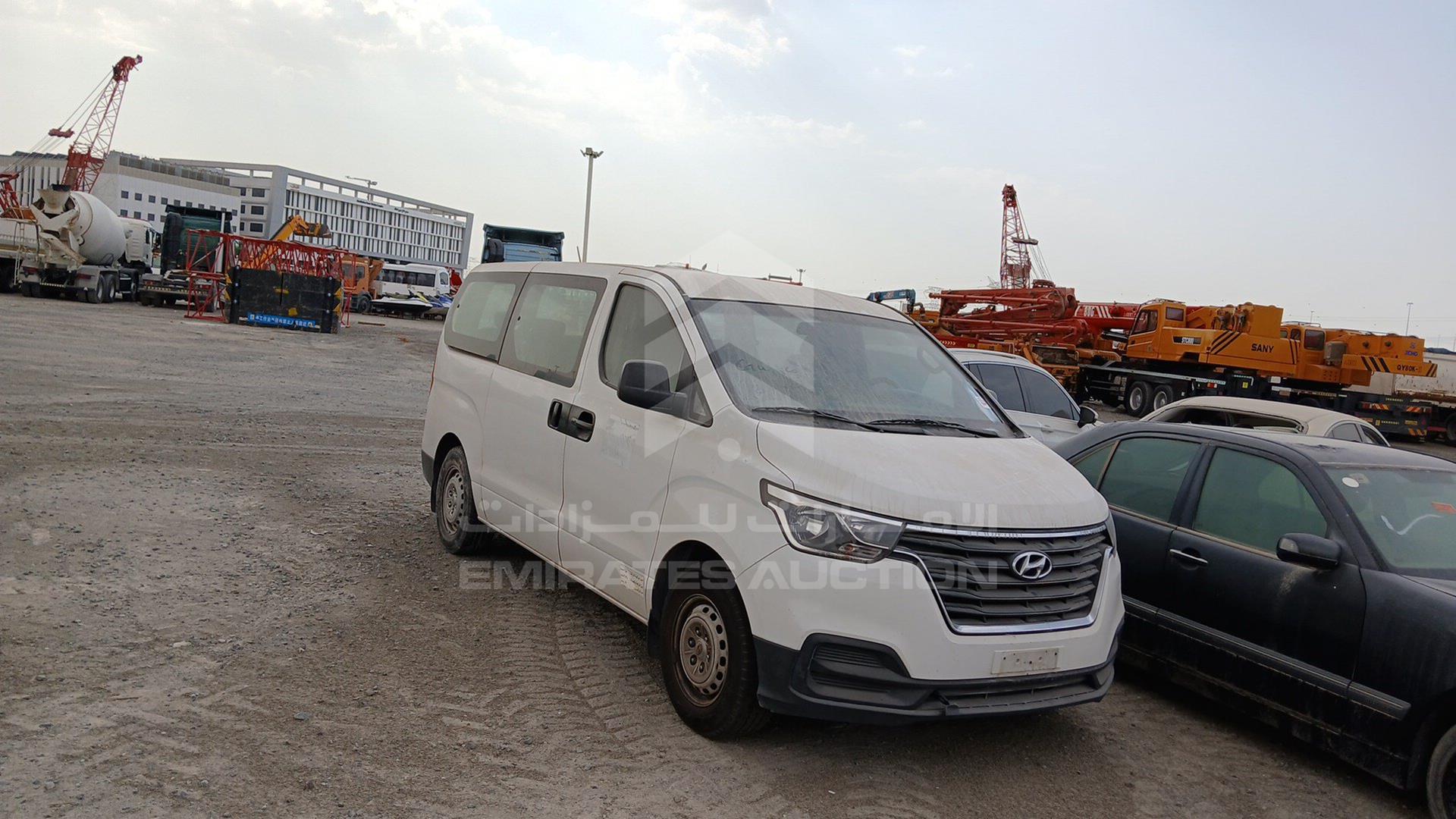 2019 HYUNDAI H1 VIN: KMJWA37R4KU016835