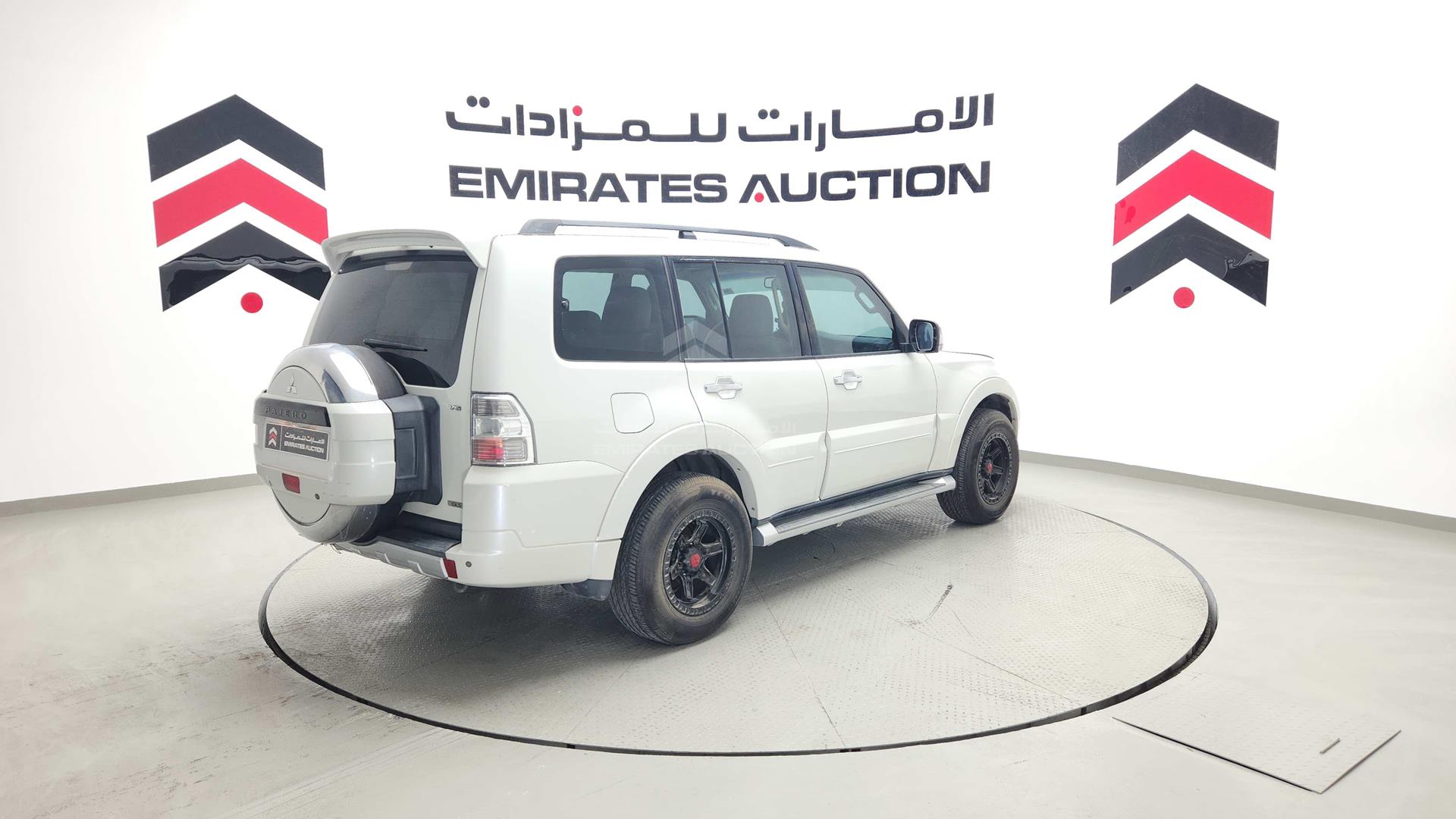2010 MITSUBISHI PAJERO VIN: JMYLRV95WAJ716207