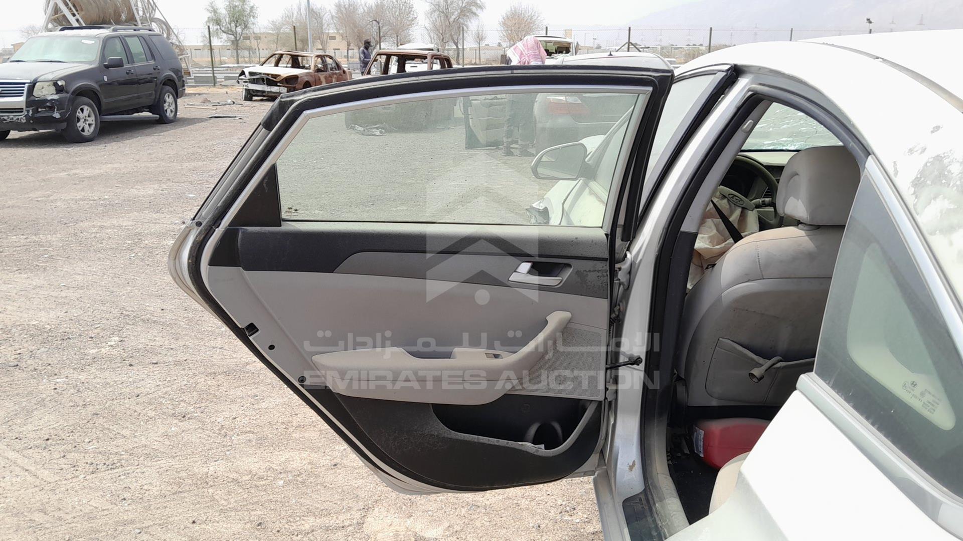 2015 HYUNDAI SONATA VIN: 5NPE24AF3FH001682