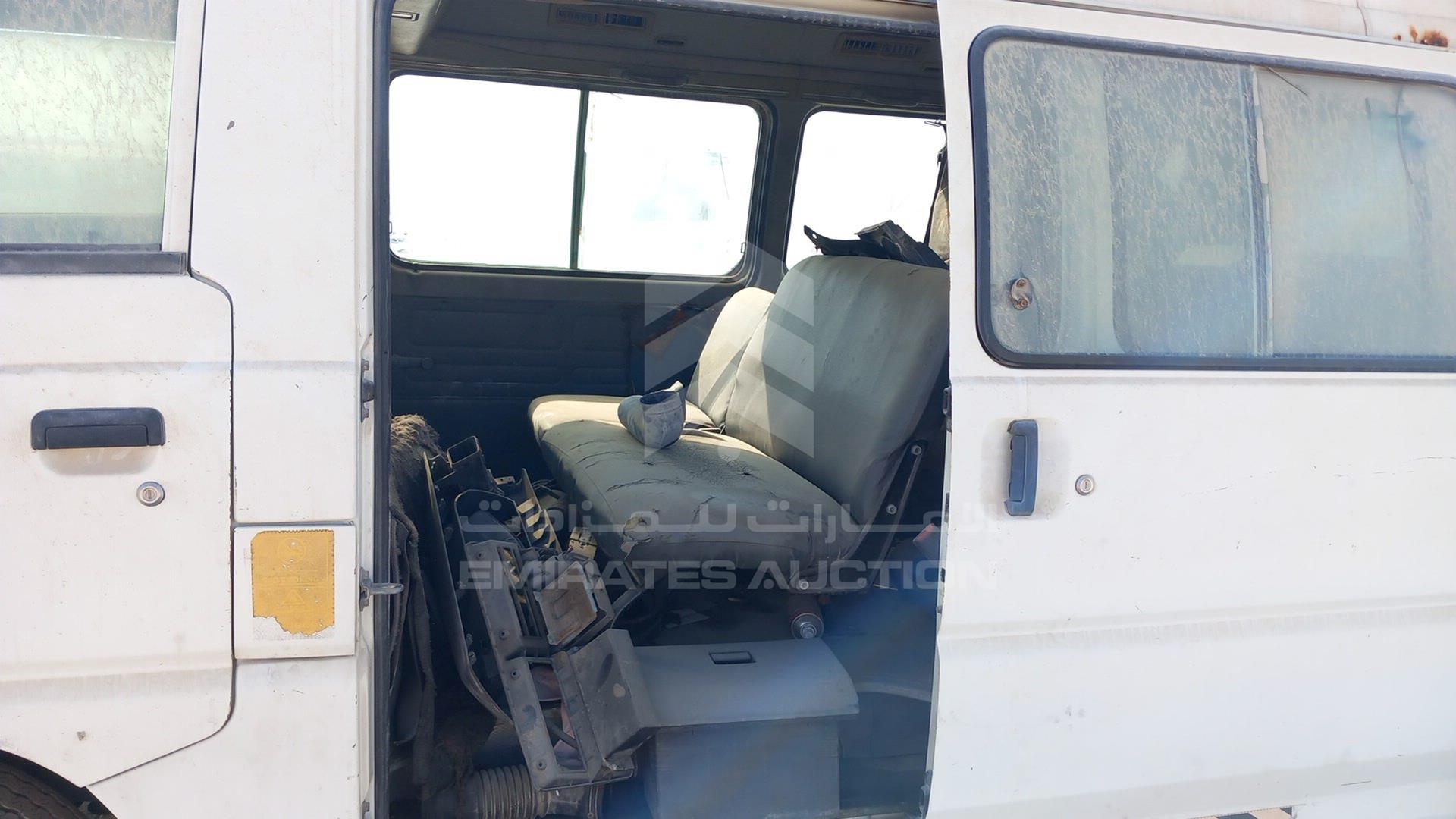2014 MITSUBISHI L 300 VIN: JMYHNP13WEA700835