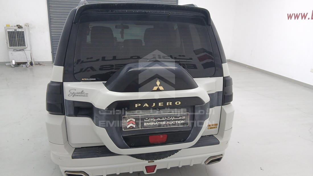 2020 Mitsubishi Pajero — Rear View — Photo 10
