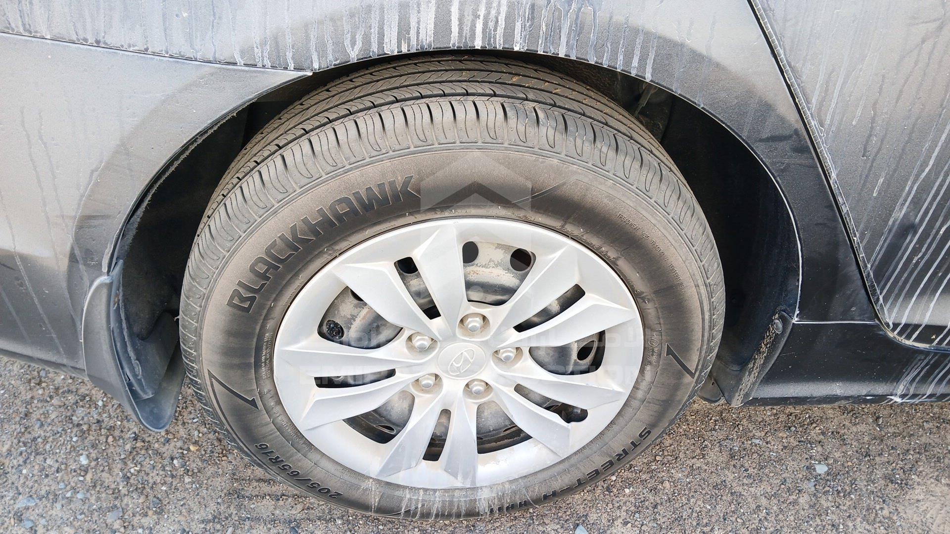2013 HYUNDAI SONATA VIN: 5NPEB4AC5DH543725