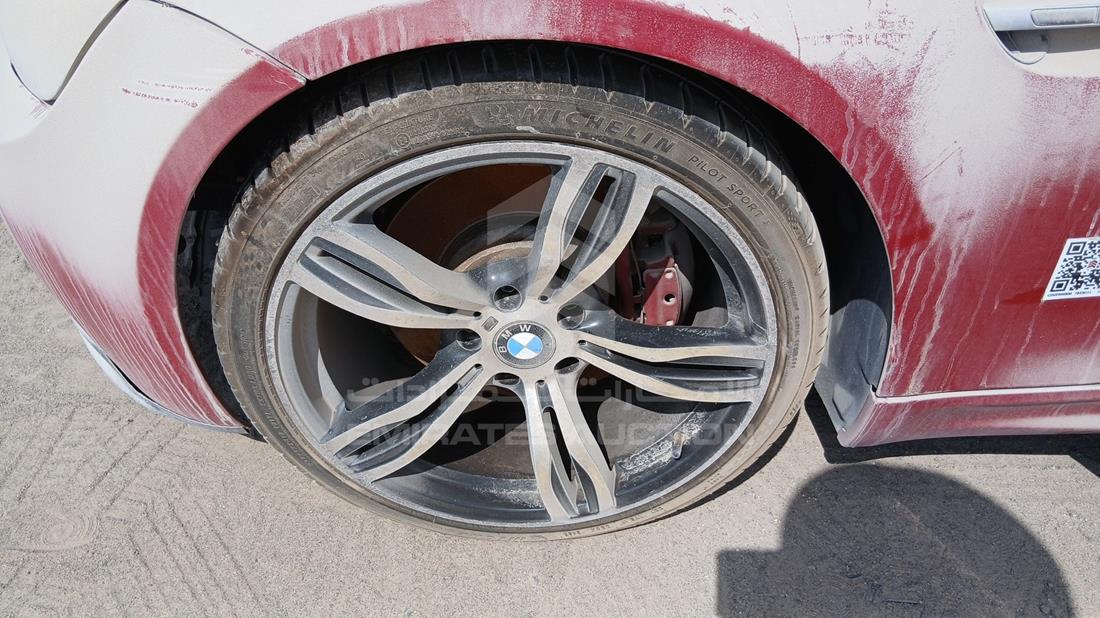 بي ام دبليو 335 2010 — الإطار الأمامي الأيسر — صورة 30