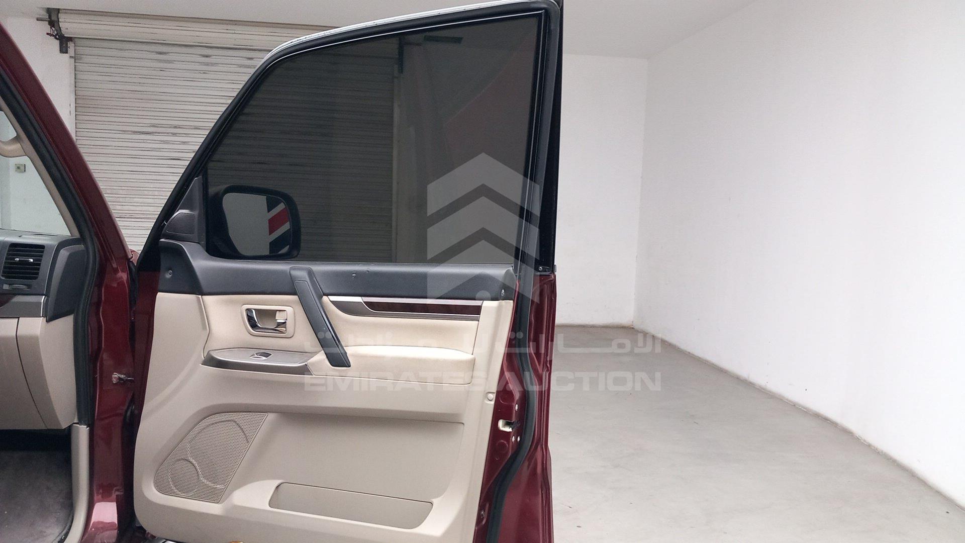 2016 MITSUBISHI PAJERO VIN: JMYLYV95WGJ706933