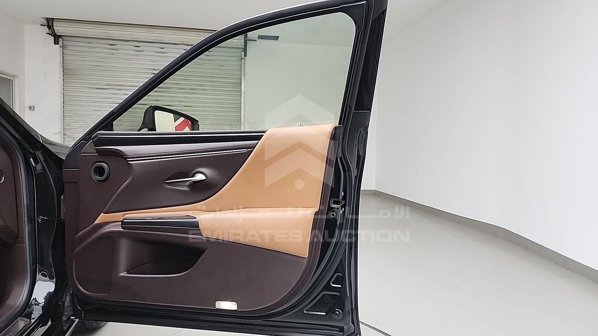 2019 LEXUS ES 350 VIN: JTHBZ1B1XK2005352
