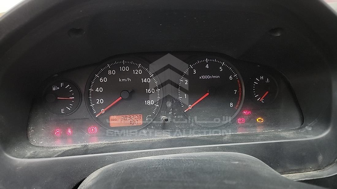 2012 Nissan Urvan — Speedometer & RPM Gauges — Photo 9