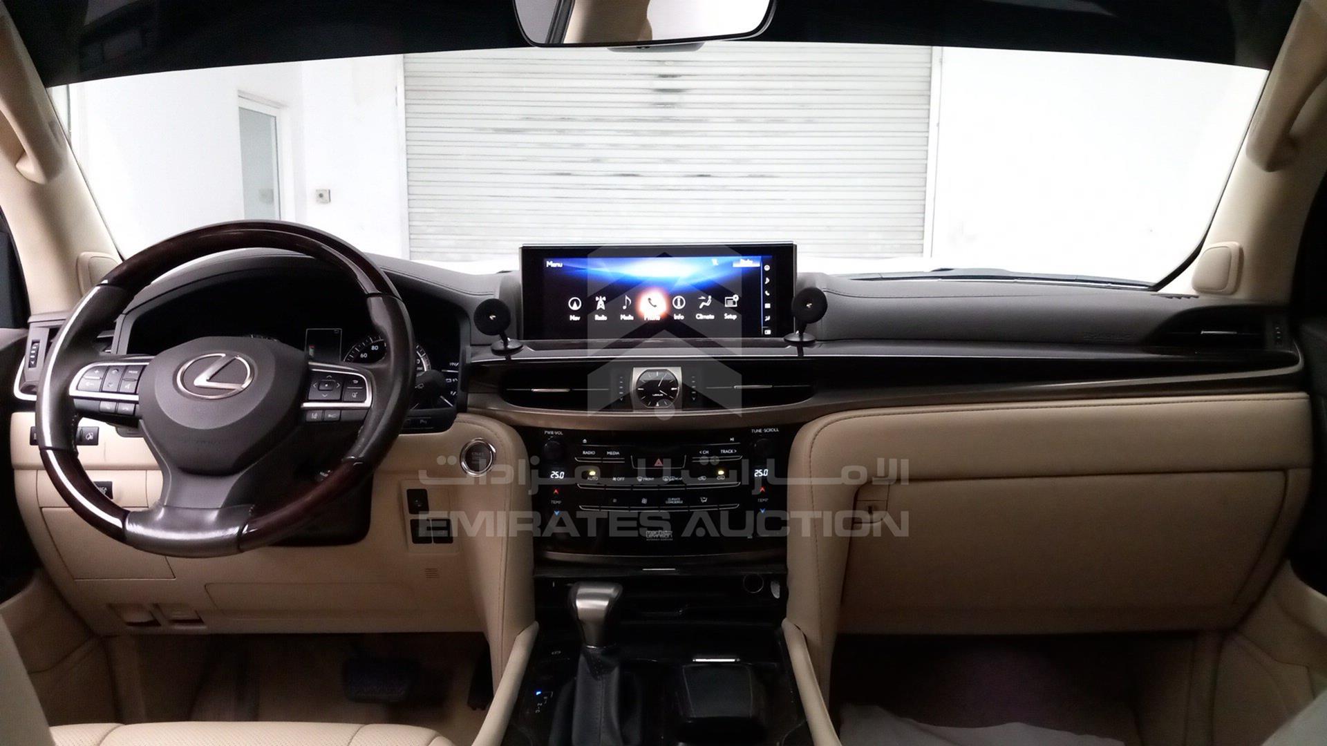 2016 LEXUS LX 570 VIN: JTJHY00WXG4203252