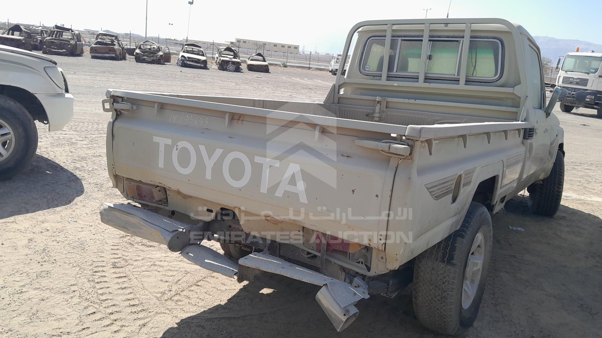 2007 TOYOTA LAND CRUISER VIN: JTFLJ73JX76036221