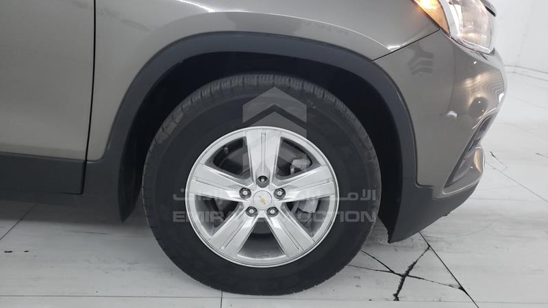KL7CJKSB3LB353620 Auction: EmiratesAuction Lot: 409549 KL7CJKSB3LB353620 Chevrolet Trax 2020 BROWN Photo 30
