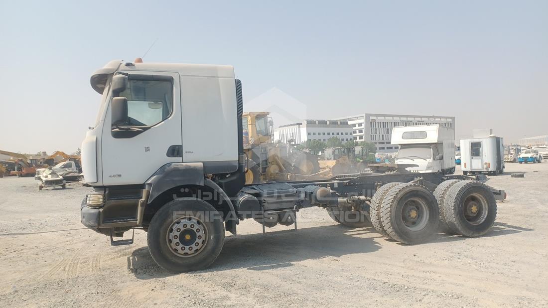 2014 Renault 440 — Front Left Angle — Photo 6