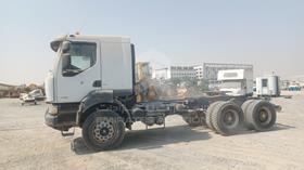 2014 Renault 440 — Front Left Angle — Photo 6 — Thumbnail