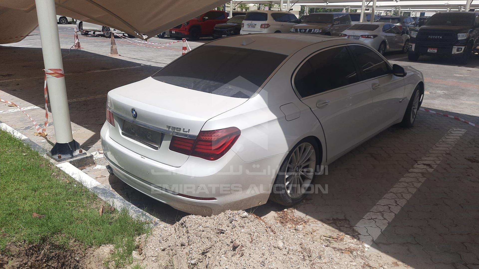 0 BMW --- VIN: WBAYE2108DDZ42176