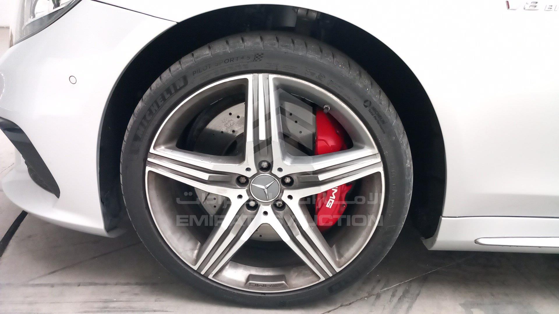 2015 MERCEDES S 63 AMG VIN: WDDUG7JB7FA074434
