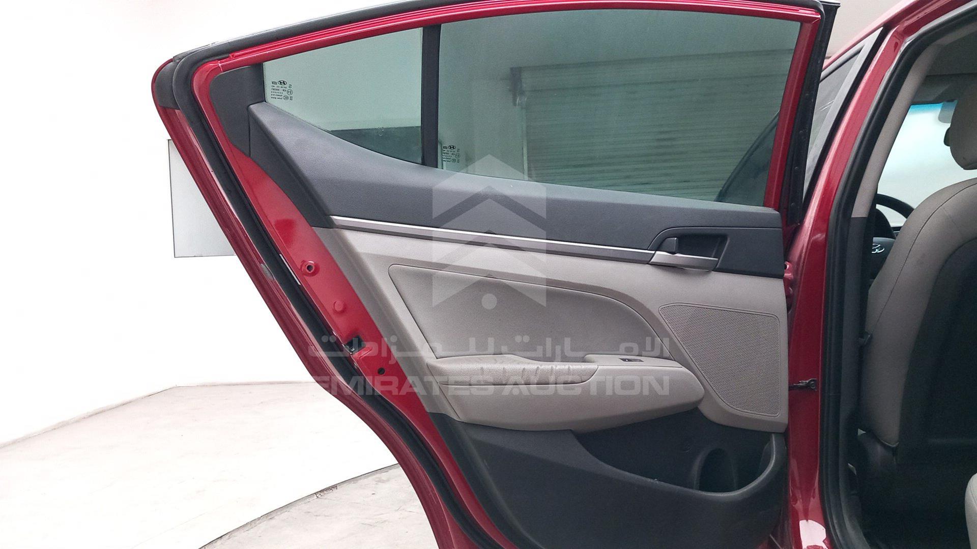 2017 HYUNDAI ELANTRA VIN: KMHD84LFXHU062300