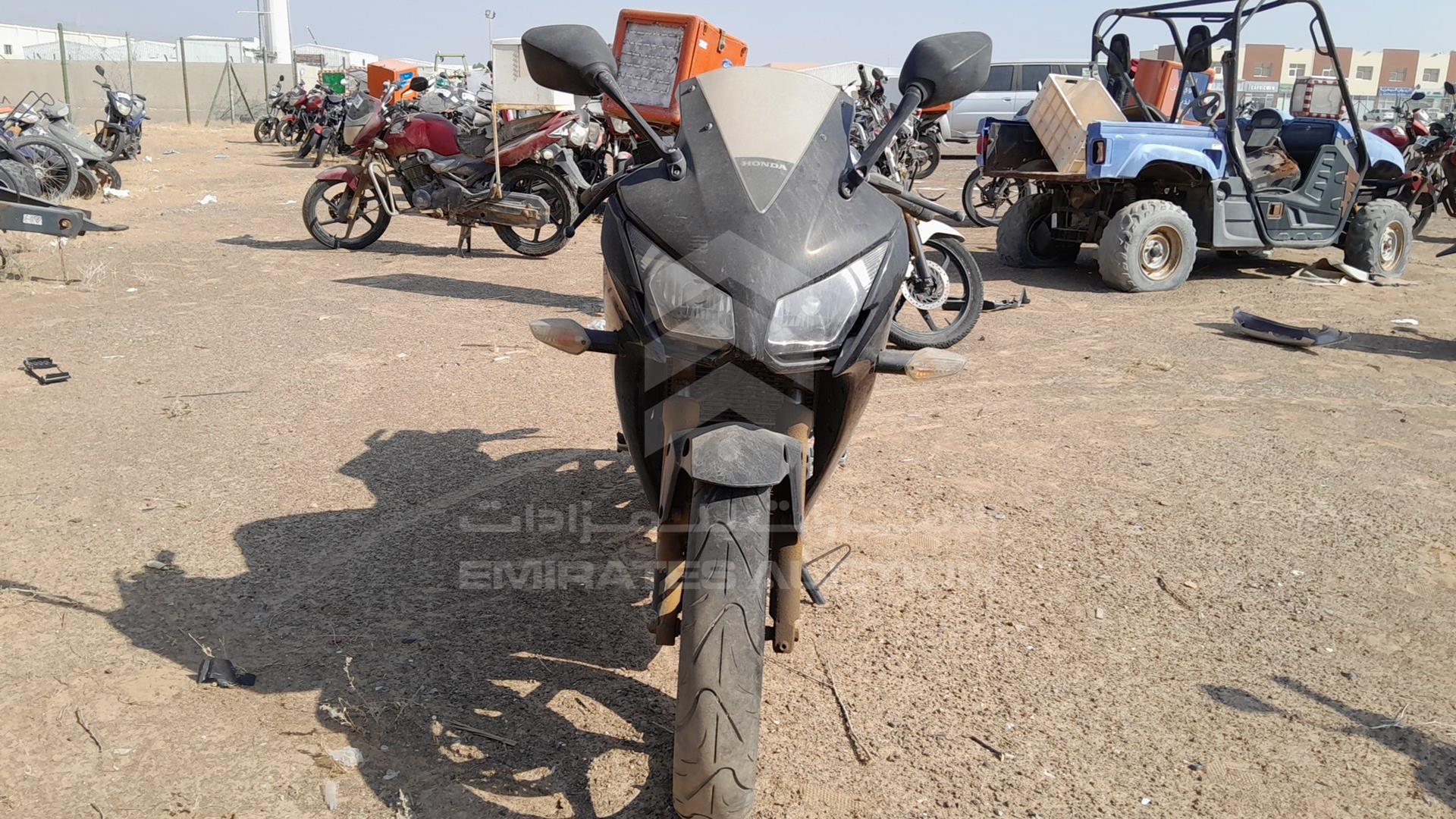 2015 HONDA CB300R VIN: MLHNC51A0F5100108