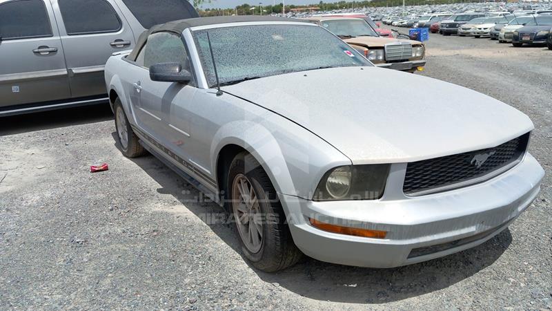 1ZVFT84N375196337 Auction: EmiratesAuction Lot: 404943 1ZVFT84N375196337 Ford Mustang 2007 SILVER Photo 9