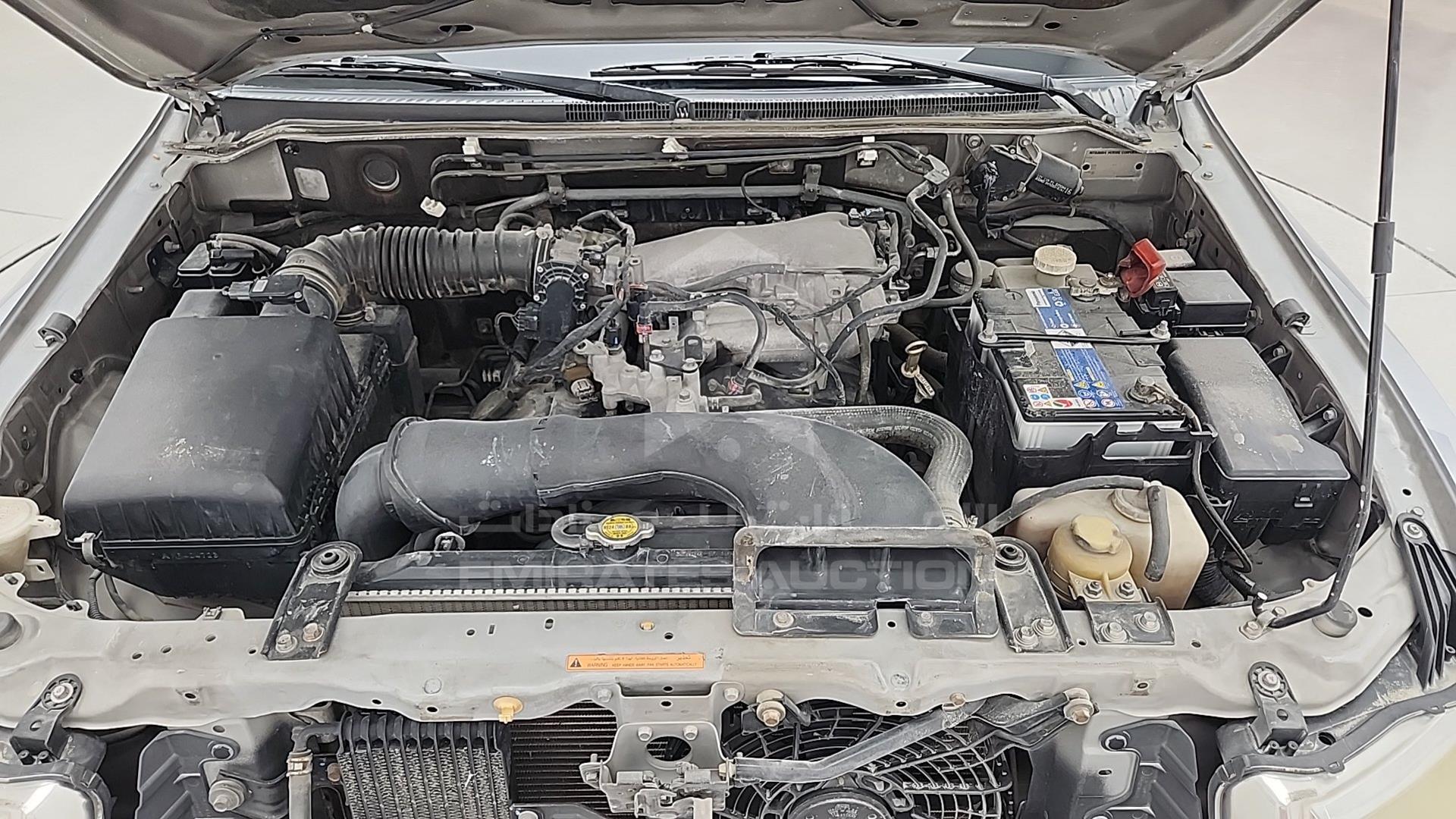 2011 MITSUBISHI PAJERO VIN: JMYMRV85WBJ704625