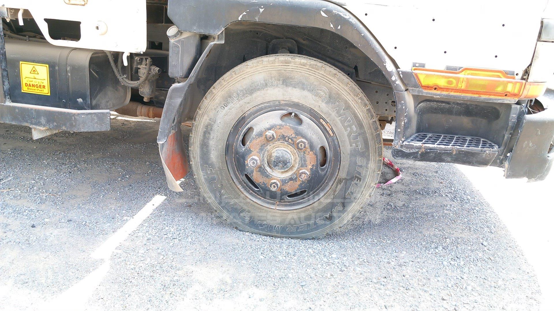 2004 MITSUBISHI CANTER VIN: JL7BCE1K64K010669