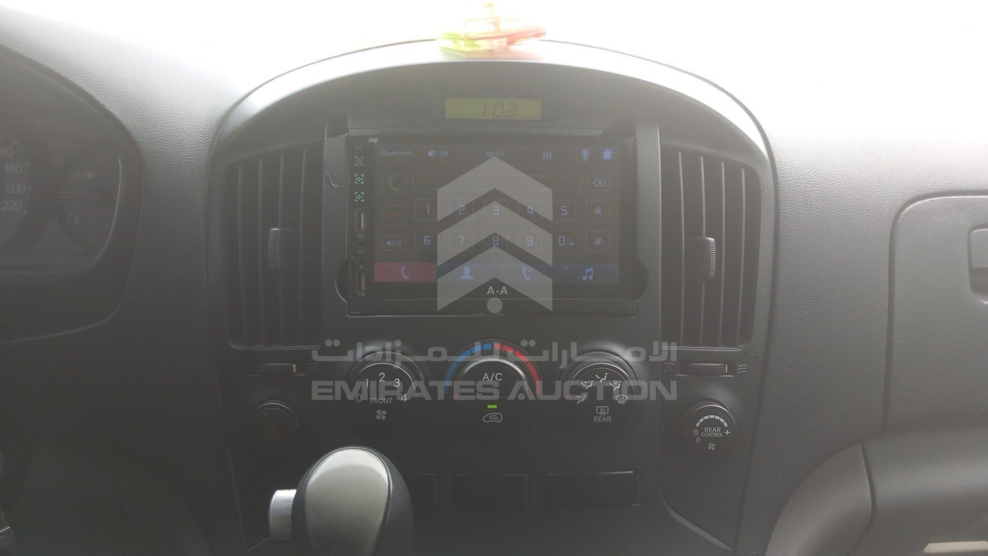 2015 HYUNDAI H1 VIN: KMHWG81R3FU643795