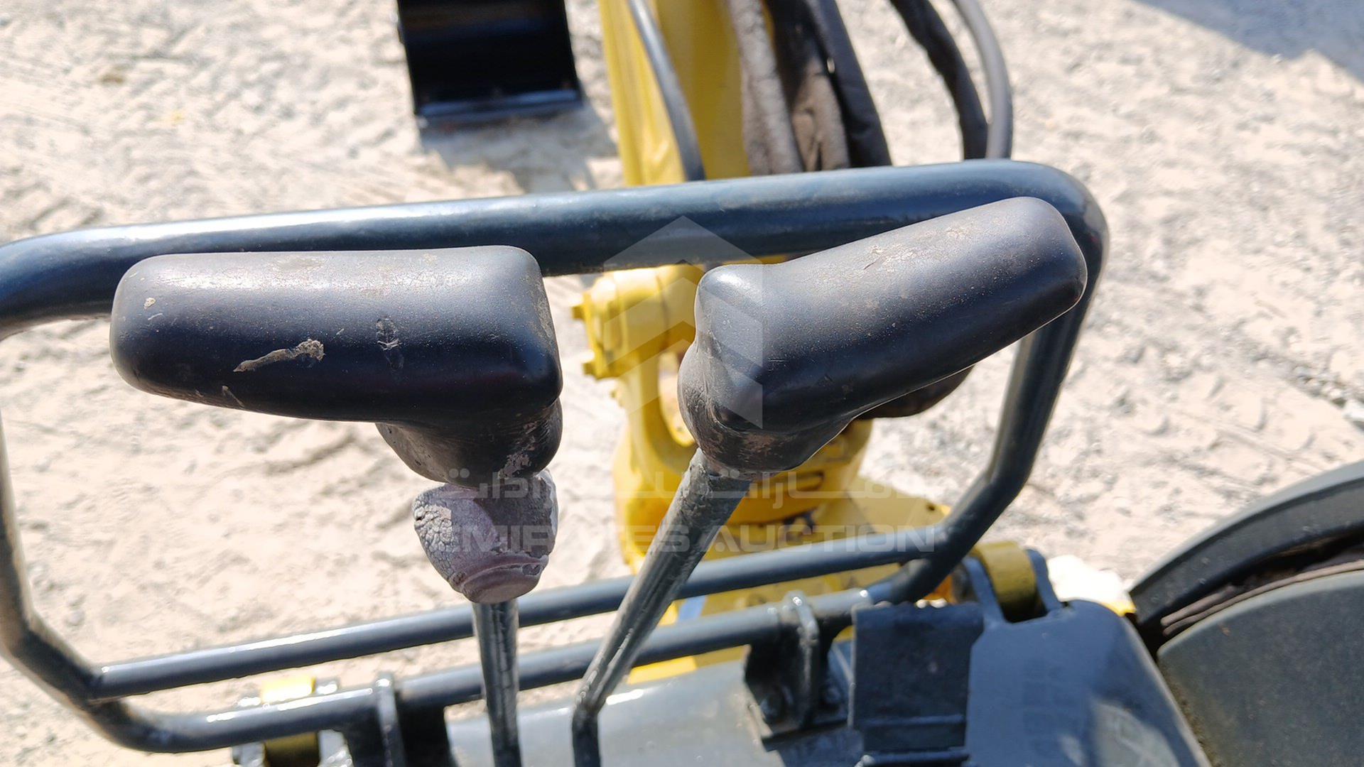 2004 KOMATSU --- VIN: KMTPC120J00512107
