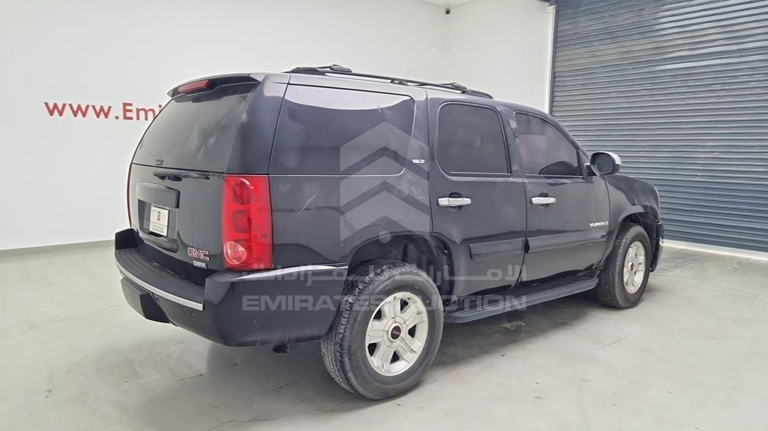 2007 GMC Yukon — Rear Right Angle — Photo 9