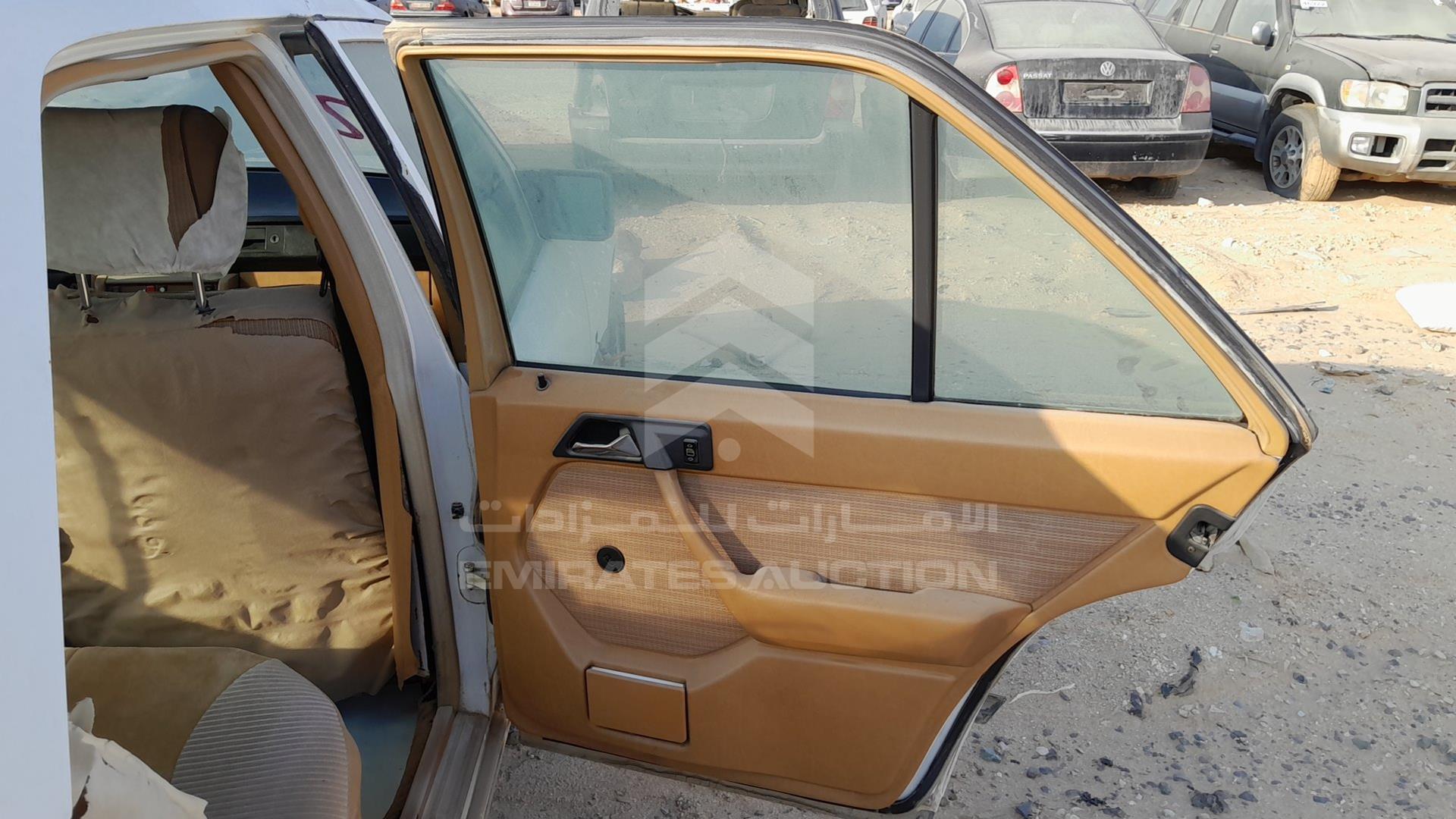 0 MERCEDES E 300 VIN: WDB1240301A473378