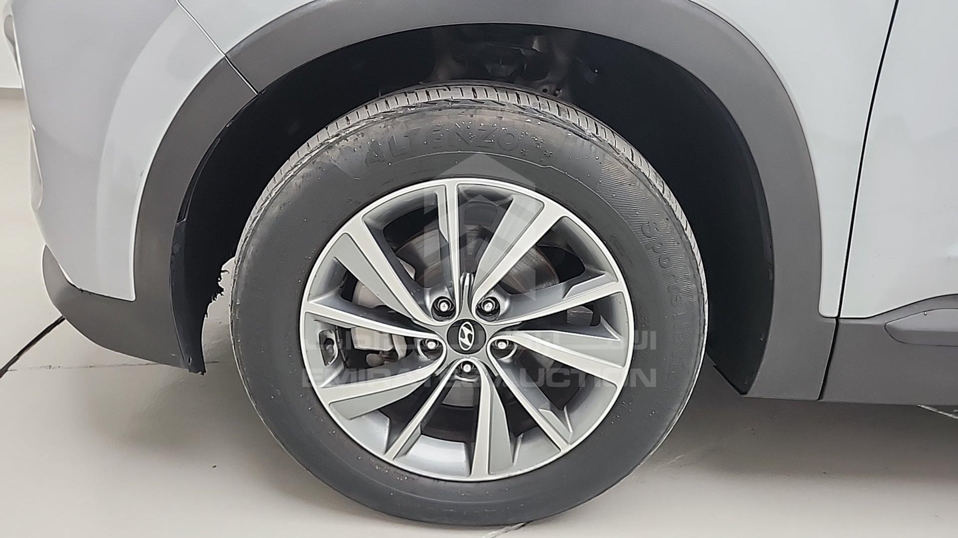 2019 HYUNDAI SANTA FE VIN: KMHS281D3KU077908