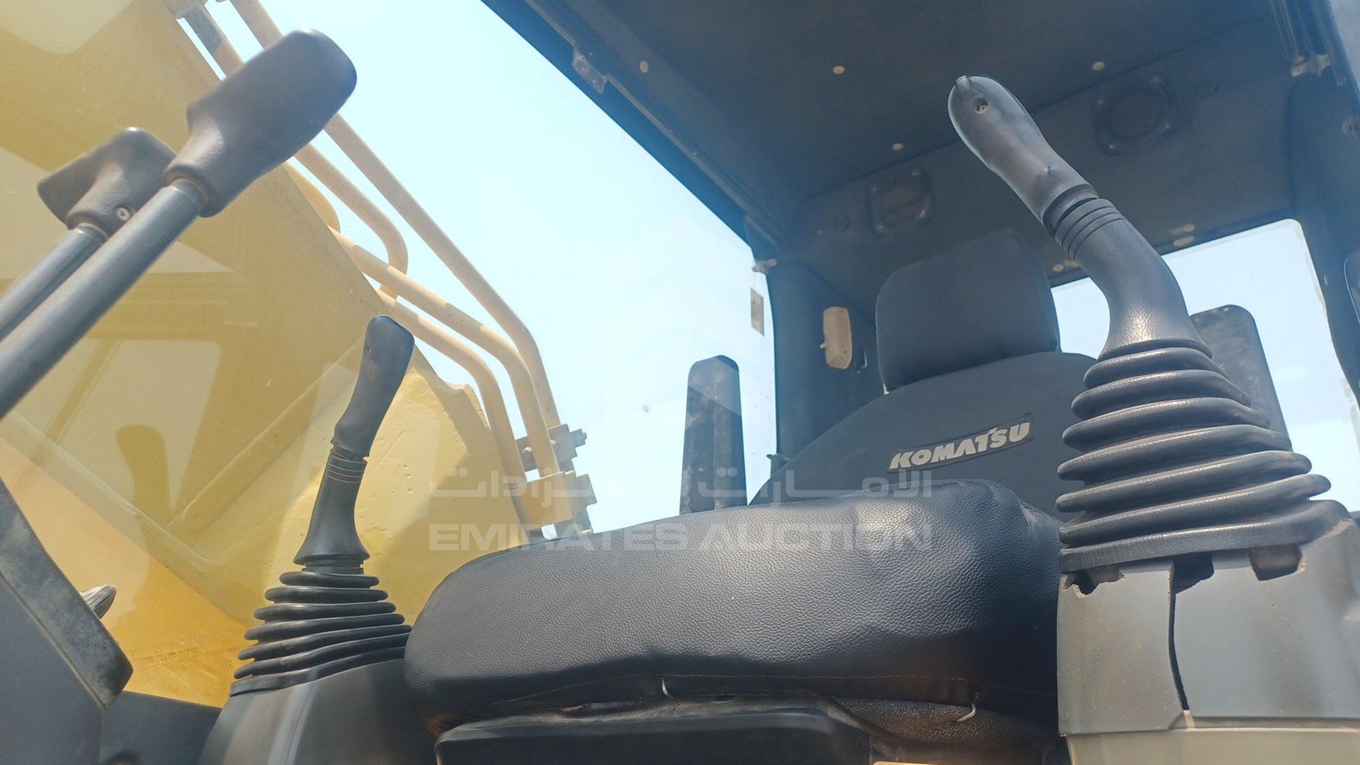 2012 KOMATSU PC400-8 VIN: KMTPC192T02071036