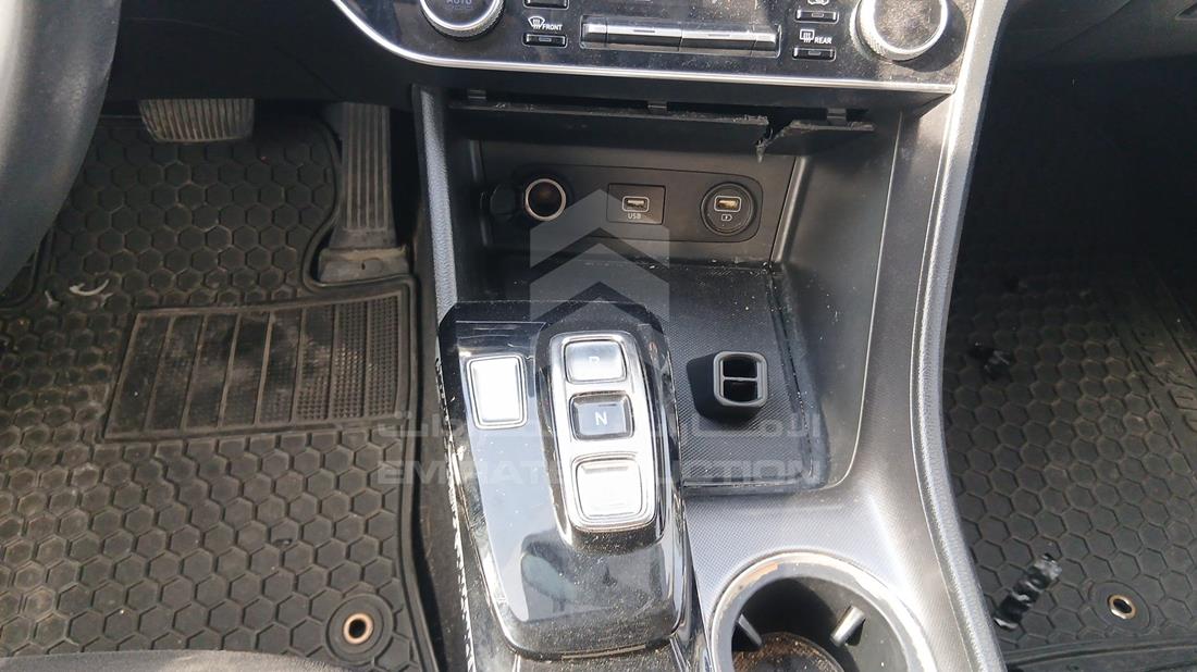 2021 Hyundai Sonata Hybrid — Gear View — Photo 18