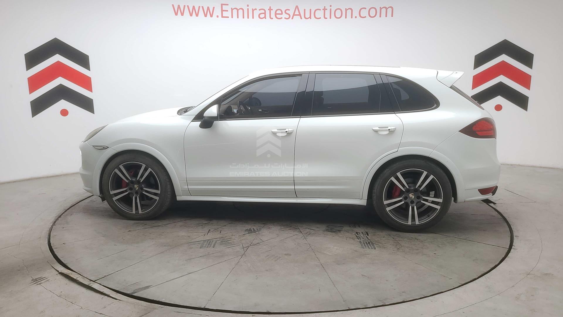 2013 PORSCHE CAYENNE VIN: WP1ZZZ92ZDLA70062