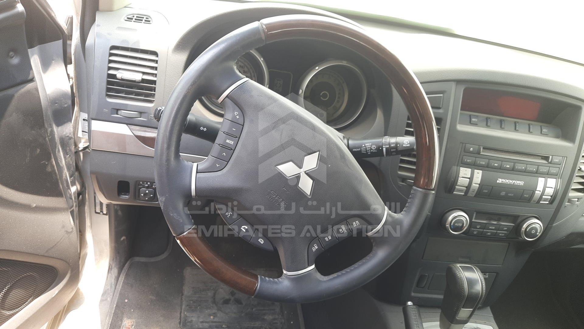 2013 MITSUBISHI PAJERO VIN: JMYLRV95WDJ708321