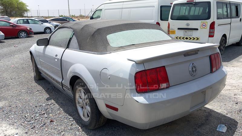 1ZVFT84N375196337 Auction: EmiratesAuction Lot: 404943 1ZVFT84N375196337 Ford Mustang 2007 SILVER Photo 6