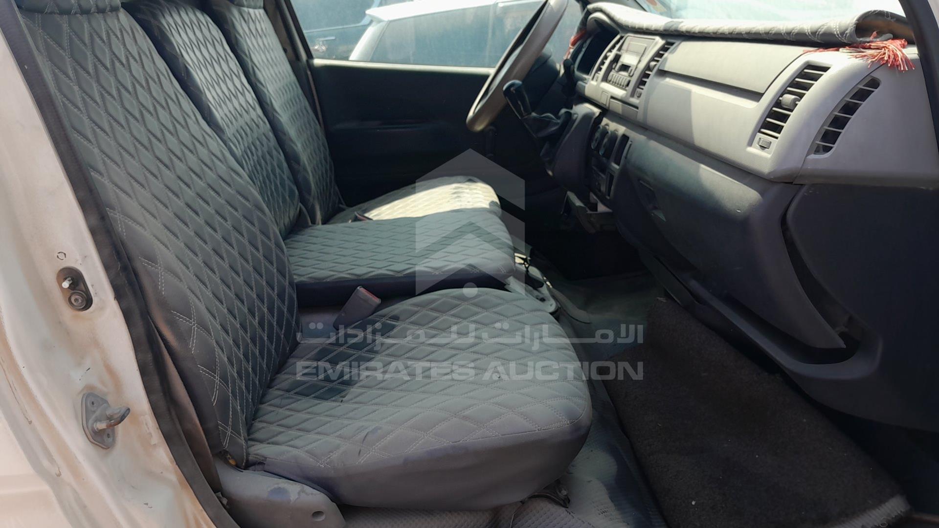 2006 TOYOTA HIACE VIN: JTFHX02P860008744