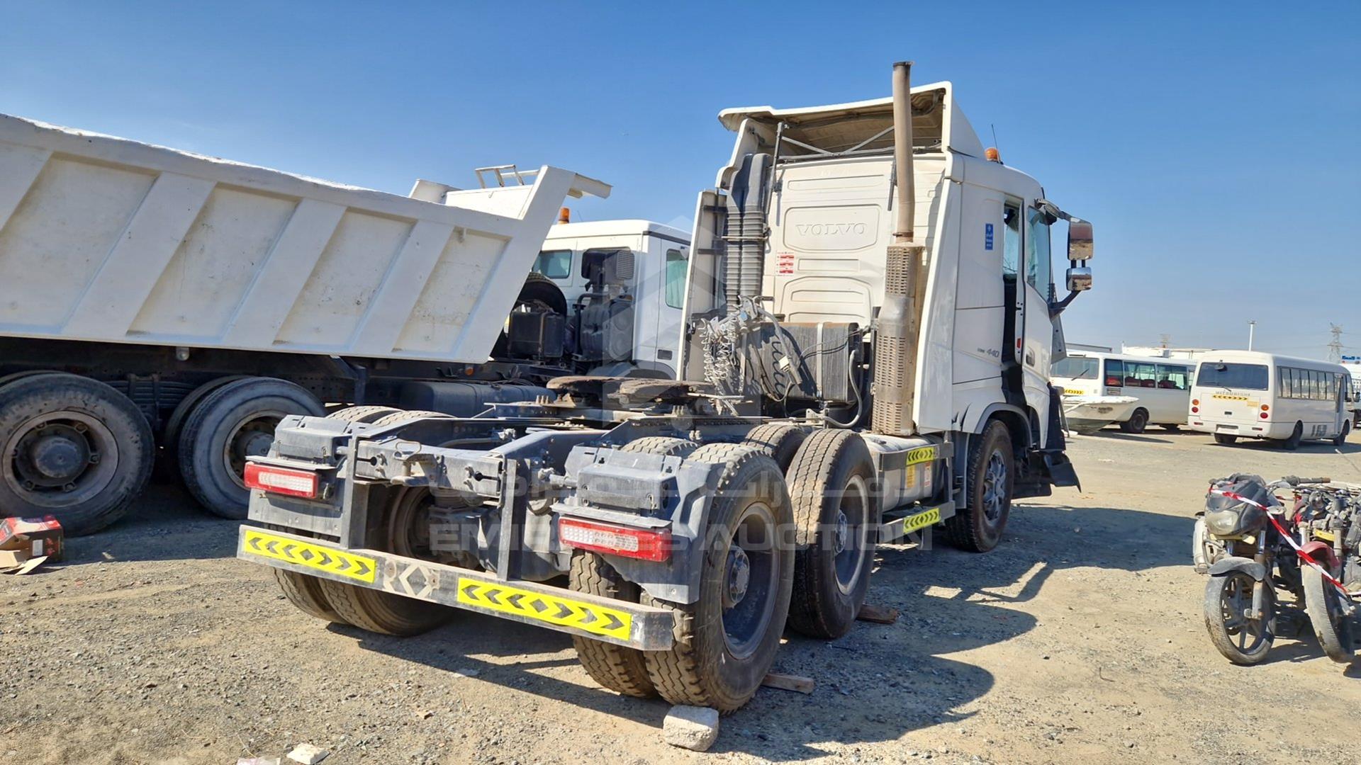 2015 VOLVO FH 440 VIN: YV2RS02D2FA775524