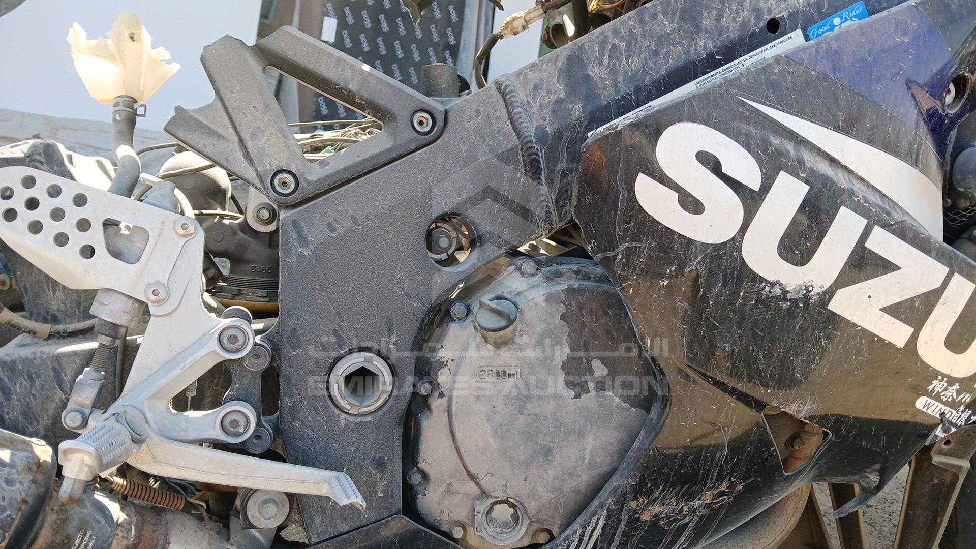 0 SUZUKI GSXR 750 VIN: JS1GR7JA352100040